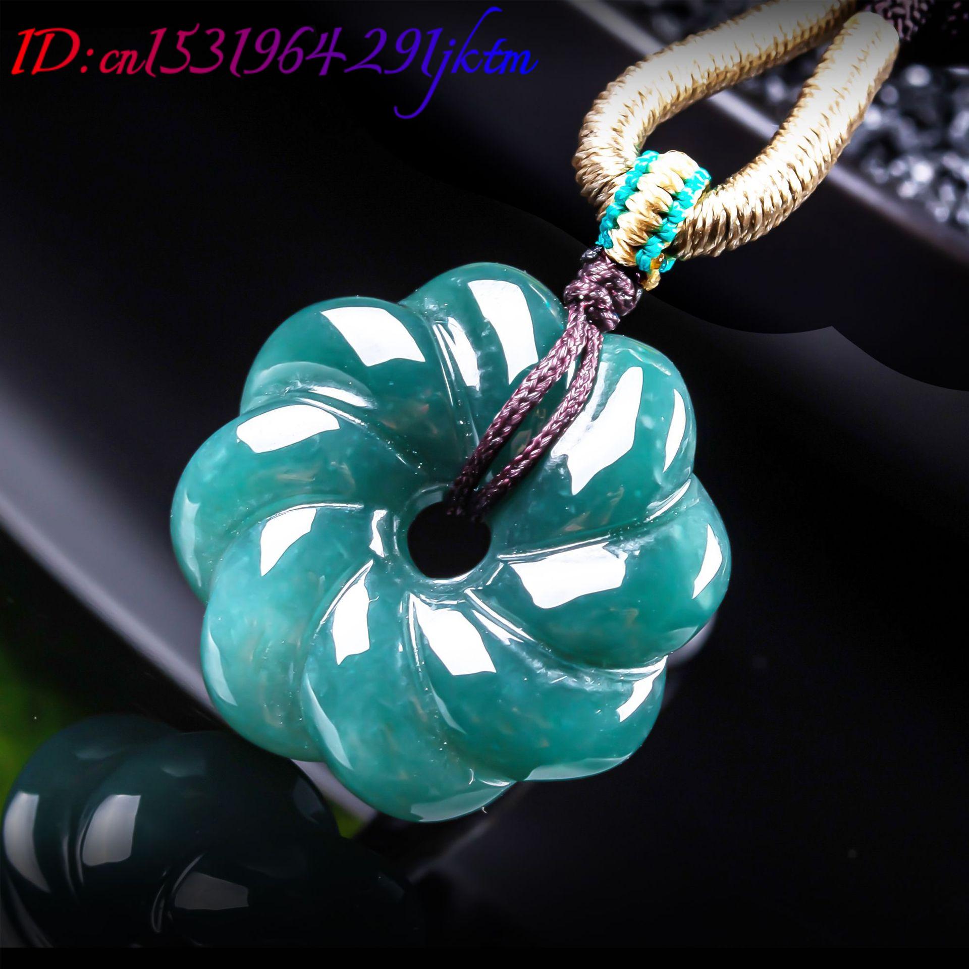 Collier avec pendentif en jade - Jewelry & Watches Company avis et prix