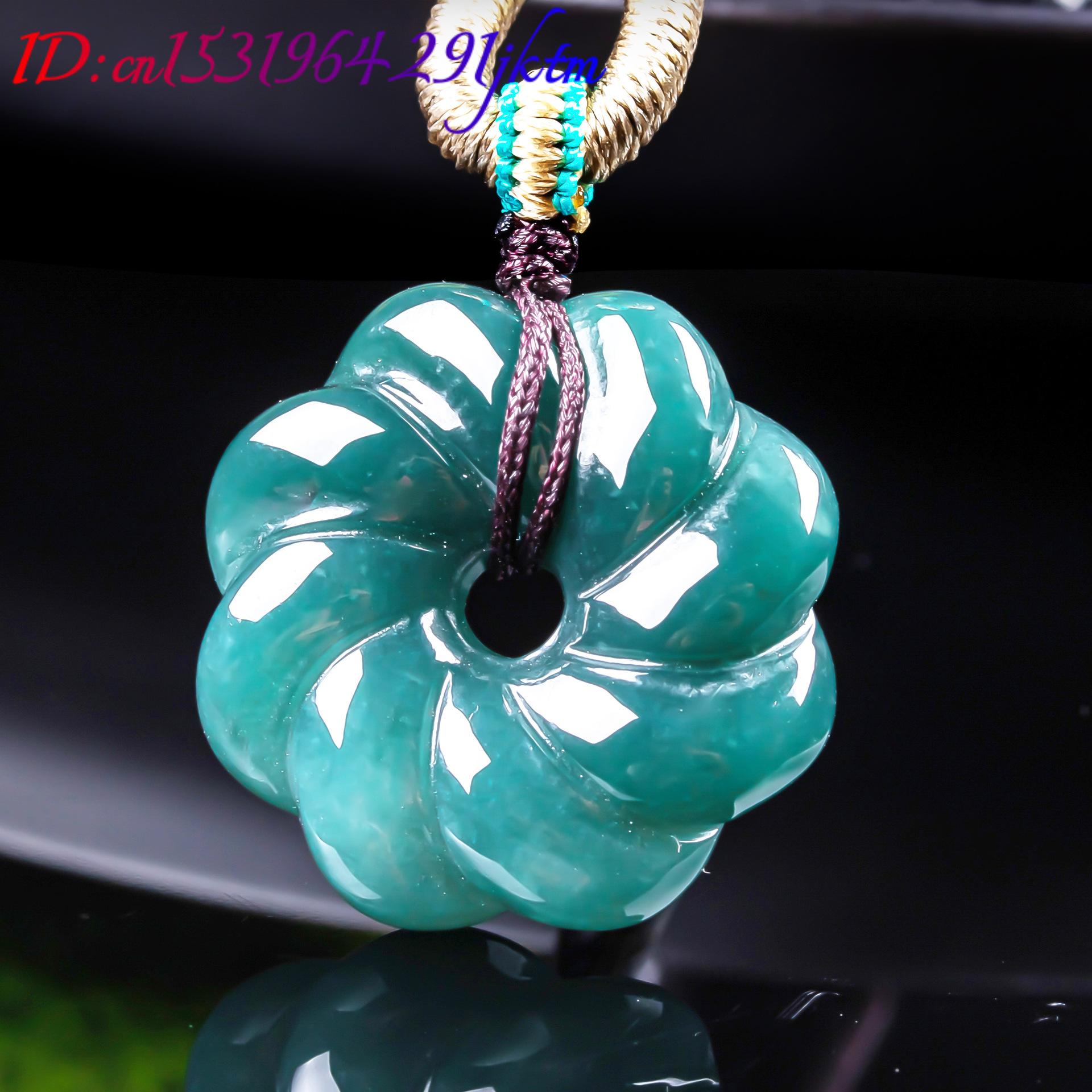 Collier avec pendentif en jade - Jewelry & Watches Company avis et prix