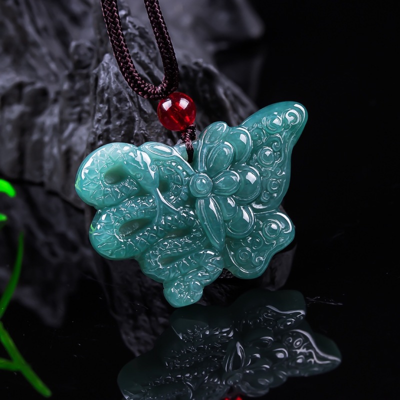 Jadeite naturelle de qualité A - Jewelry & Watches Company avis et prix